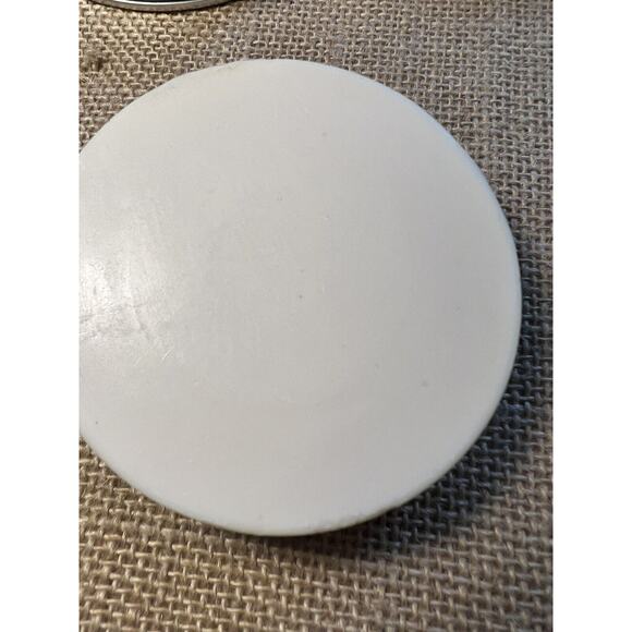 Christmas Holiday Soap in a Tin--Collectible Vintage Pier One - Picture 6 of 7